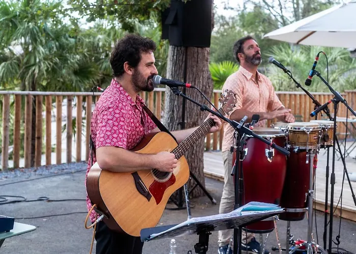 Huttopia Parque De Donana مكان تخييم *